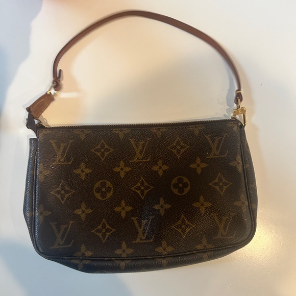 Louis Vuitton Handbags - Authentic Louis Vuitton Pochette Vintage Handbag